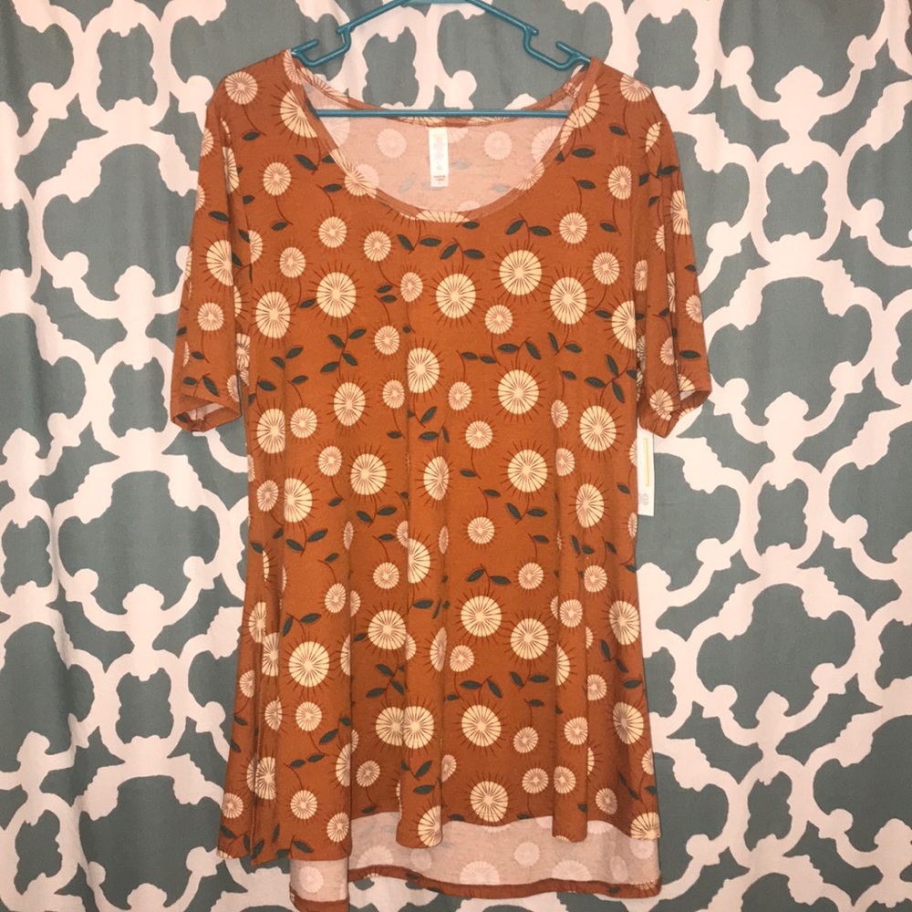 Gorgeous print lularoe perfect T brand new